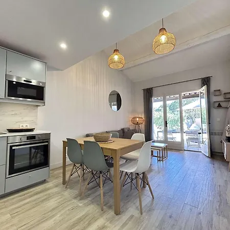 Villa Sm006-004 Maxime Mazet Avec Jardin Et Piscine, 3 Pieces 6 Couchages