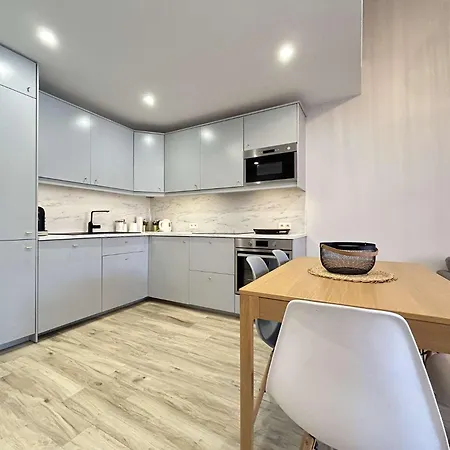 Sm006-004 Maxime Mazet Avec Jardin Et Piscine, 3 Pieces 6 Couchages *