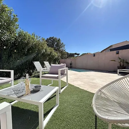 Sm006-004 Sainte Maxime Mazet Avec Jardin Et Piscine, 3 Pieces 6 Couchages Villa *