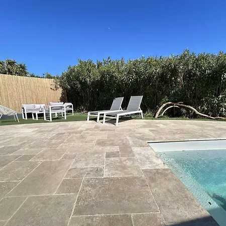 Sm006-004 Sainte Maxime Mazet Avec Jardin Et Piscine, 3 Pieces 6 Couchages Villa *