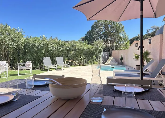 Sm006-004 Sainte Maxime Mazet Avec Jardin Et Piscine, 3 Pieces 6 Couchages Villa *