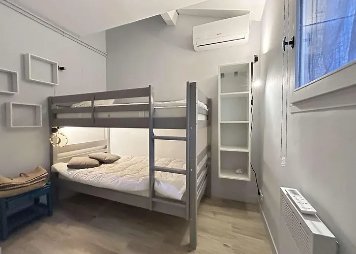 Villa Sm006-004 Sainte Maxime Mazet Avec Jardin Et Piscine, 3 Pieces 6 Couchages