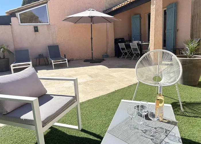 Sm006-004 Sainte Maxime Mazet Avec Jardin Et Piscine, 3 Pieces 6 Couchages Villa