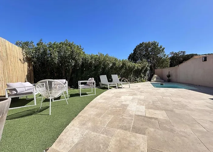 Villa Sm006-004 Maxime Mazet Avec Jardin Et Piscine, 3 Pieces 6 Couchages *